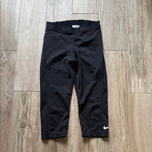Nike Black Cropped Leggings